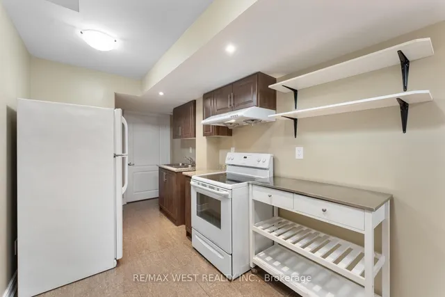 Additional property image - 33 Lone Rock Circ