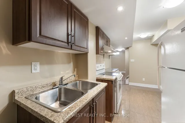 Additional property image - 33 Lone Rock Circ