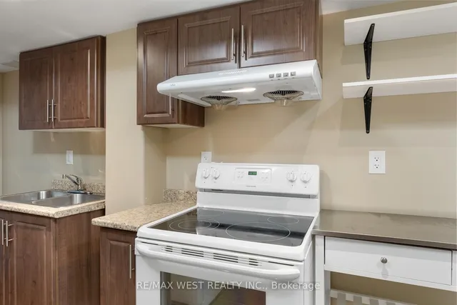 Additional property image - 33 Lone Rock Circ