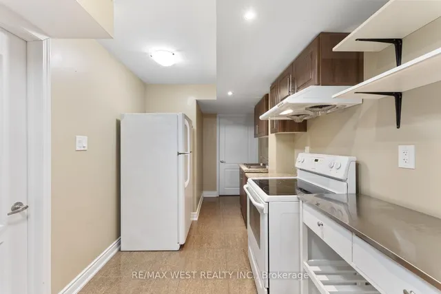 Additional property image - 33 Lone Rock Circ