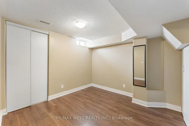 Additional property image - 33 Lone Rock Circ