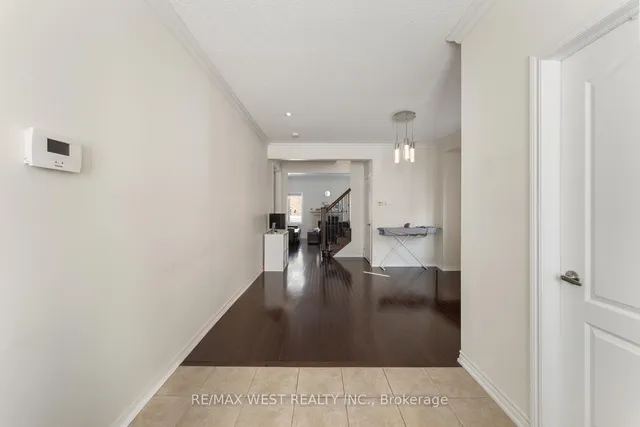 Additional property image - 33 Lone Rock Circ