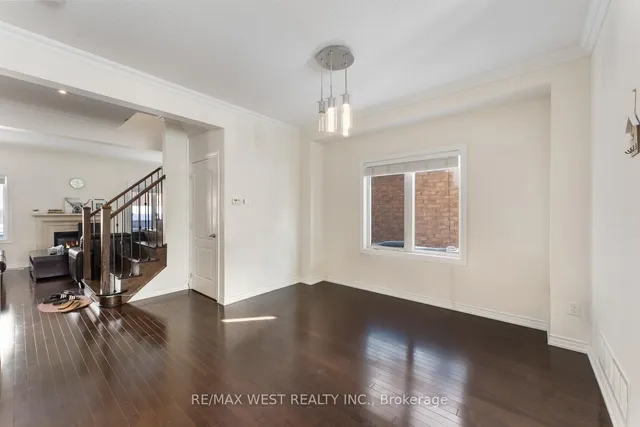 Additional property image - 33 Lone Rock Circ