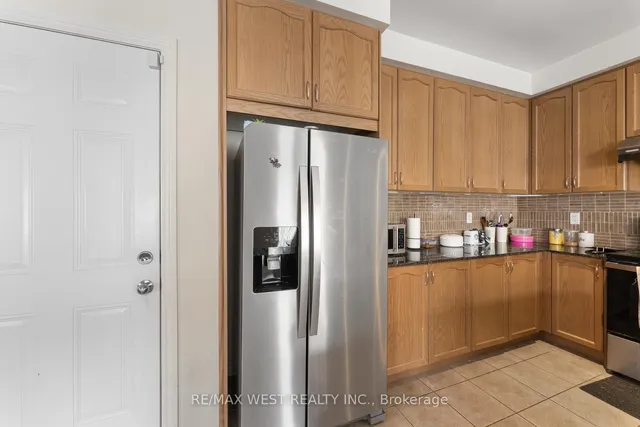 Additional property image - 33 Lone Rock Circ