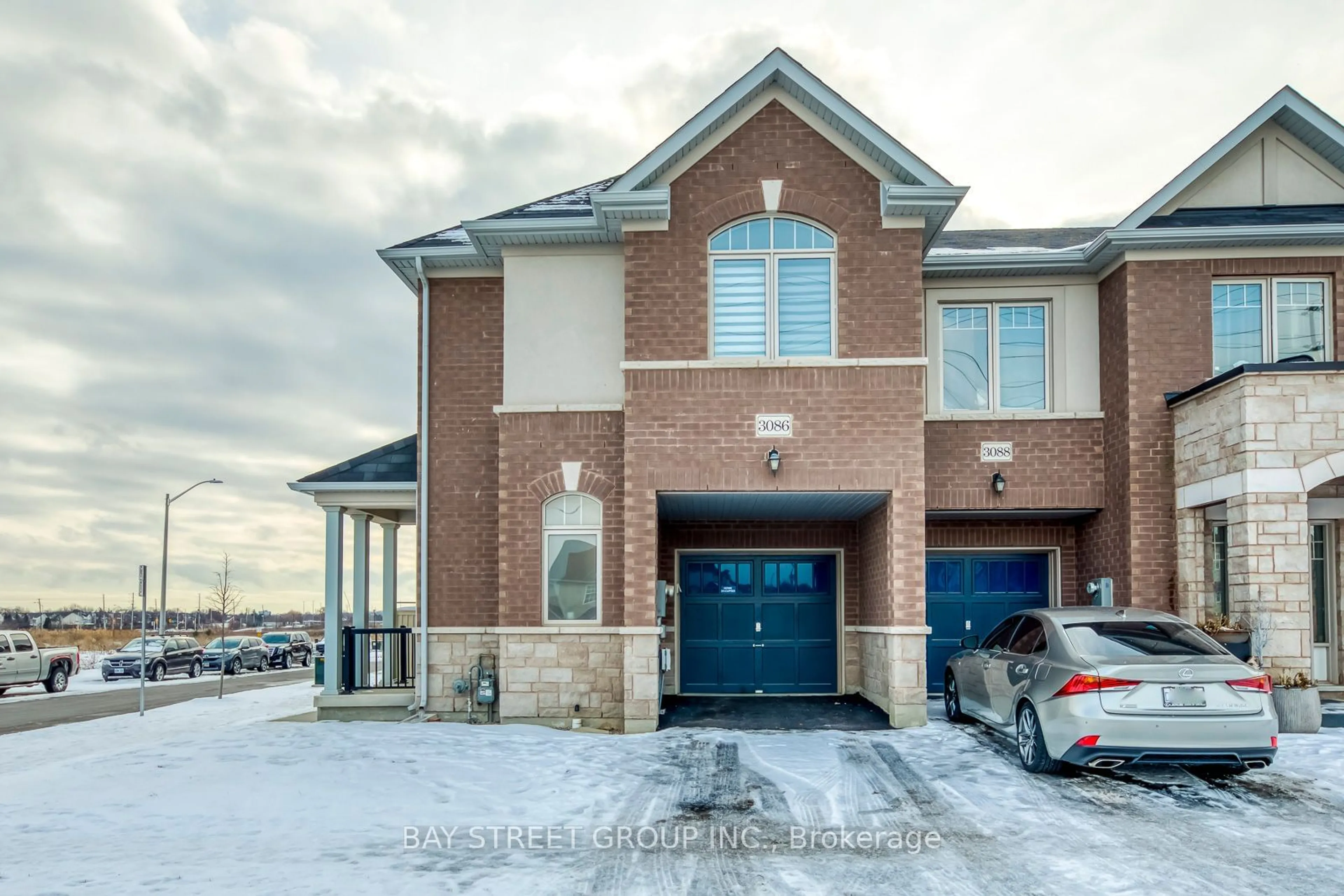 Home with brick exterior material, street for 3086 Michelangelo Rd, Burlington Ontario L7M 0Z6