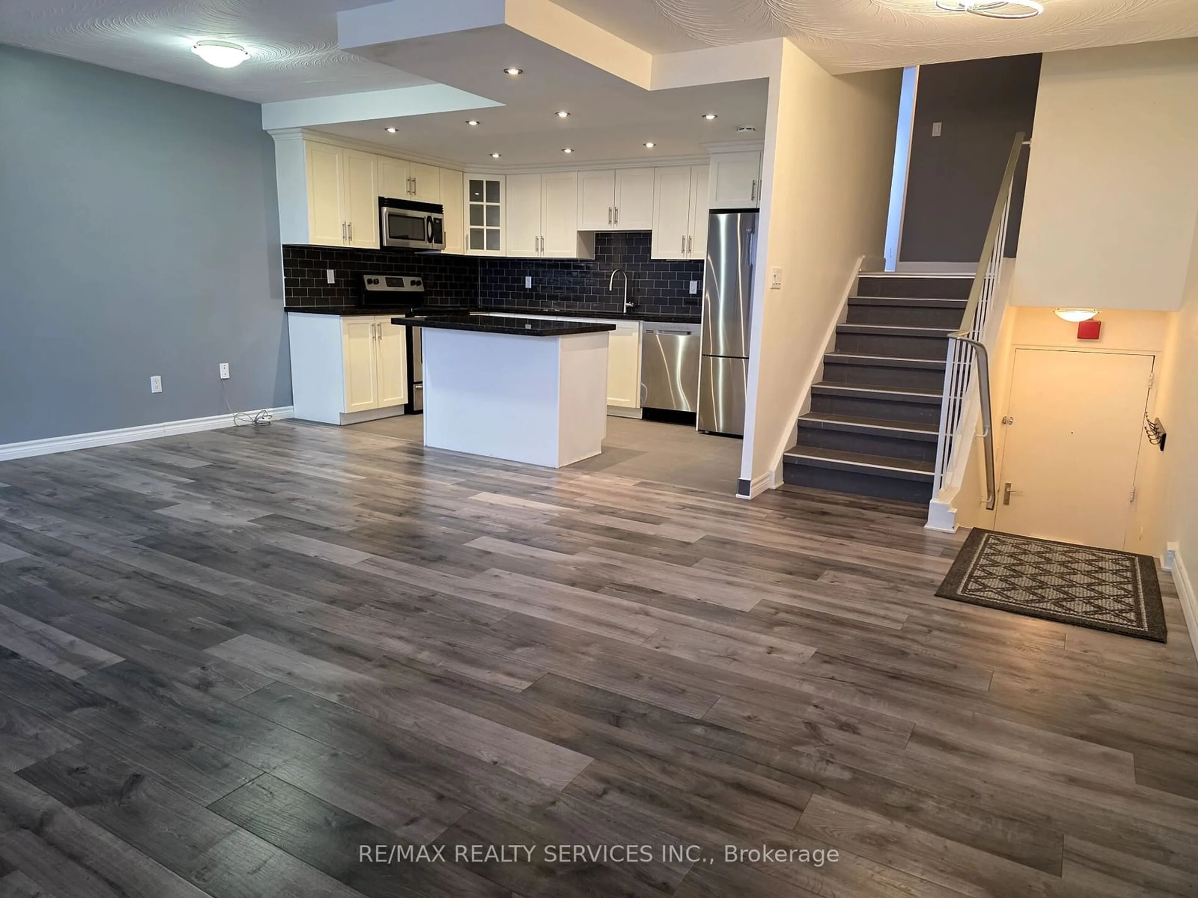 Open concept kitchen, unknown for 188 Mill St #215, Brampton Ontario L6Y 1T8