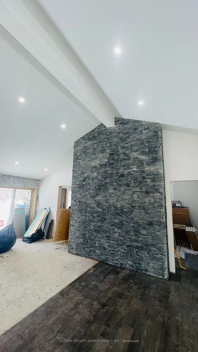 Additional property image - 1288 DE QUINCY Cres