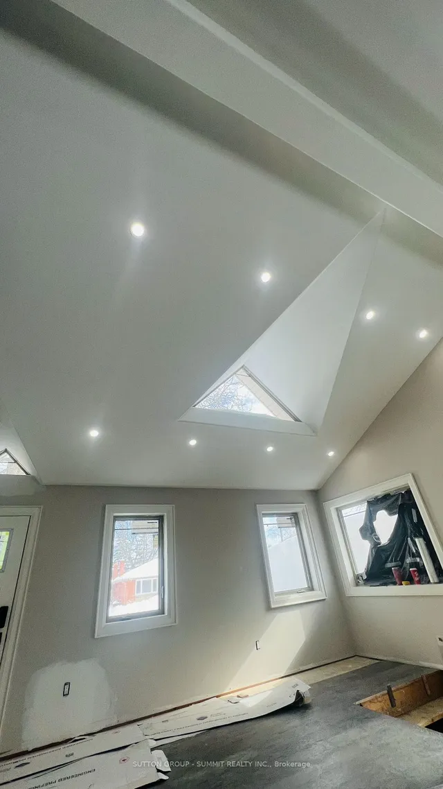 Additional property image - 1288 DE QUINCY Cres