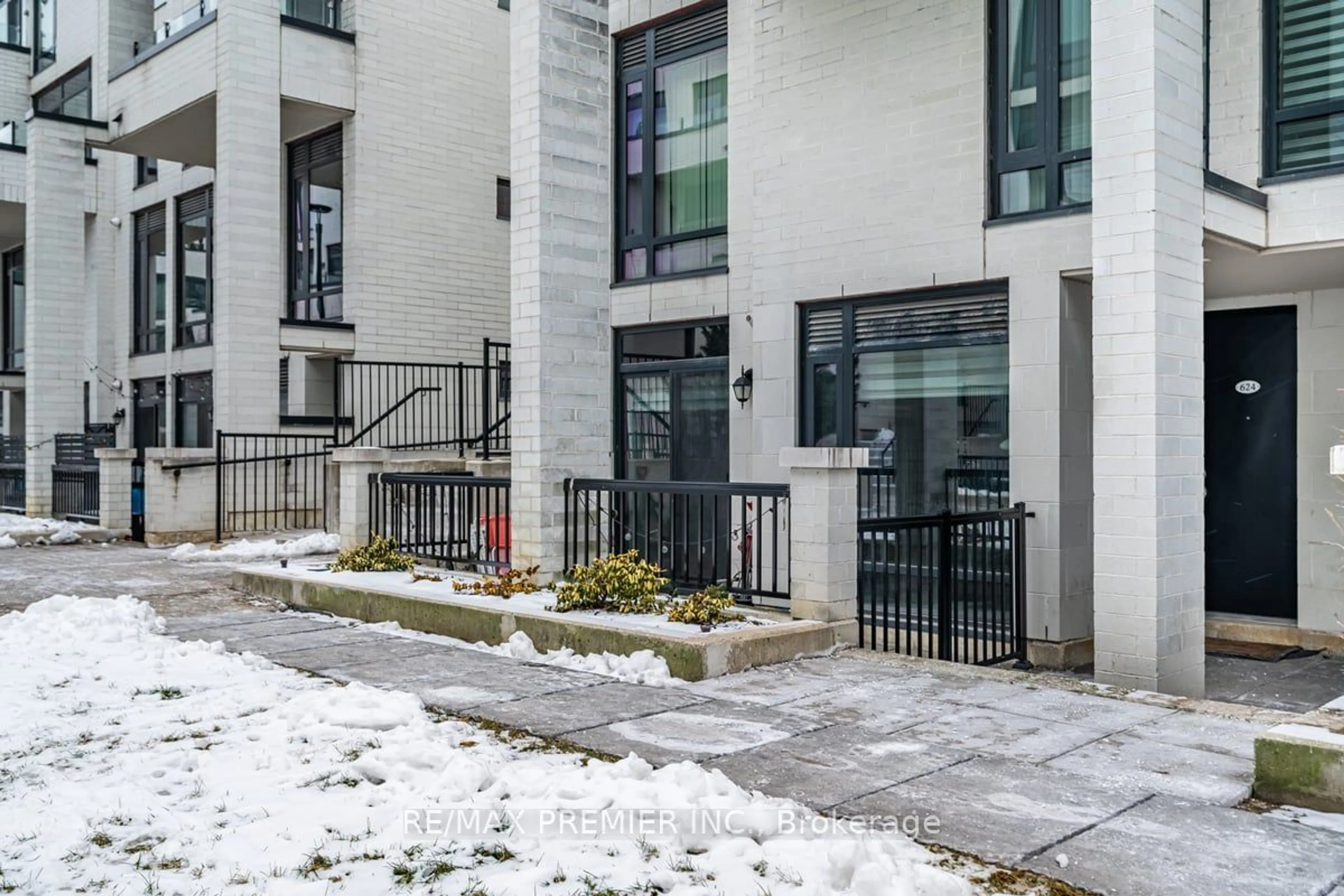 Patio, street for 140 Widdicombe Hill Blvd #624, Toronto Ontario M9R 0A9