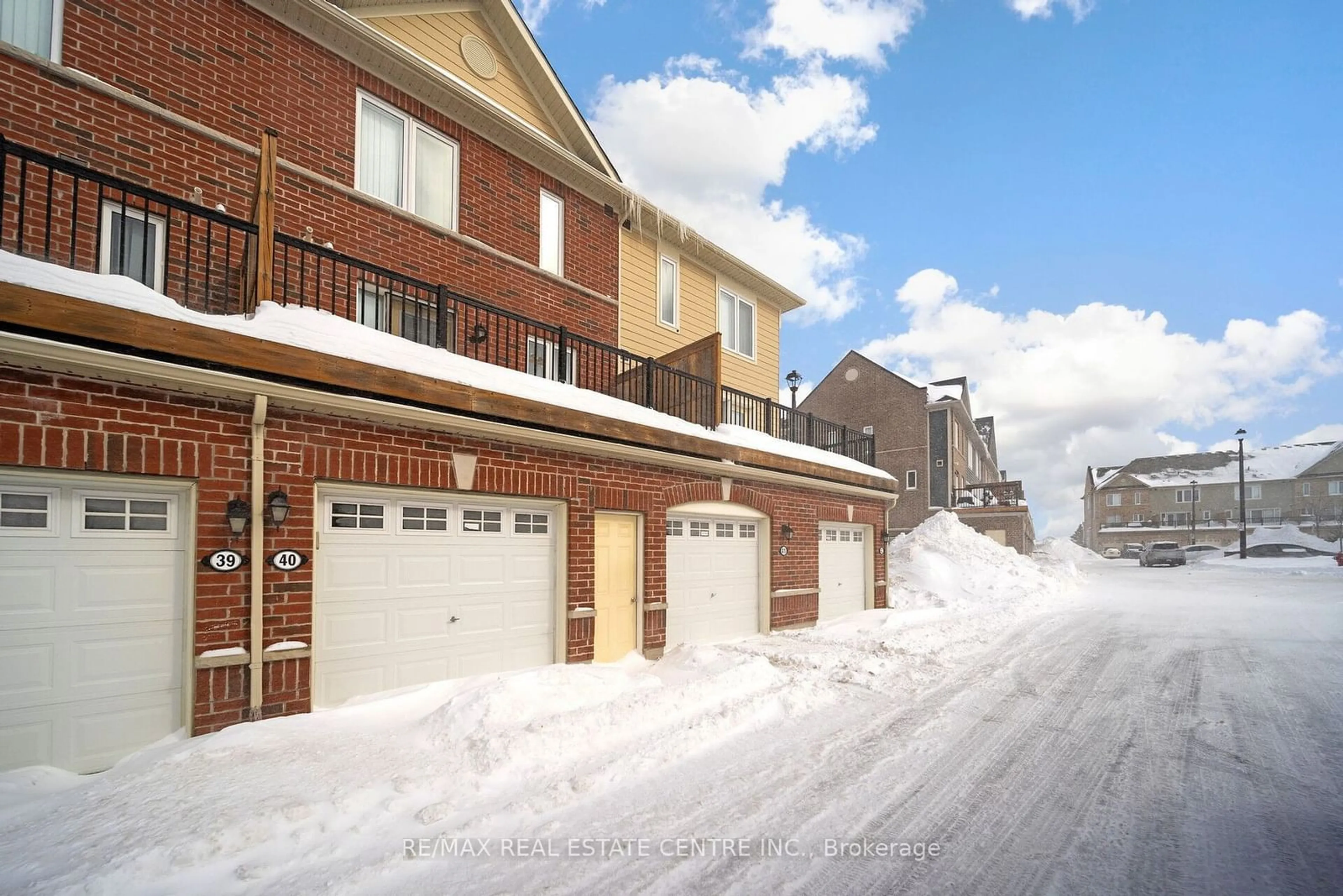 Home with brick exterior material, street for 250 Sunny Meadow Blvd #40, Brampton Ontario L7A 0A1