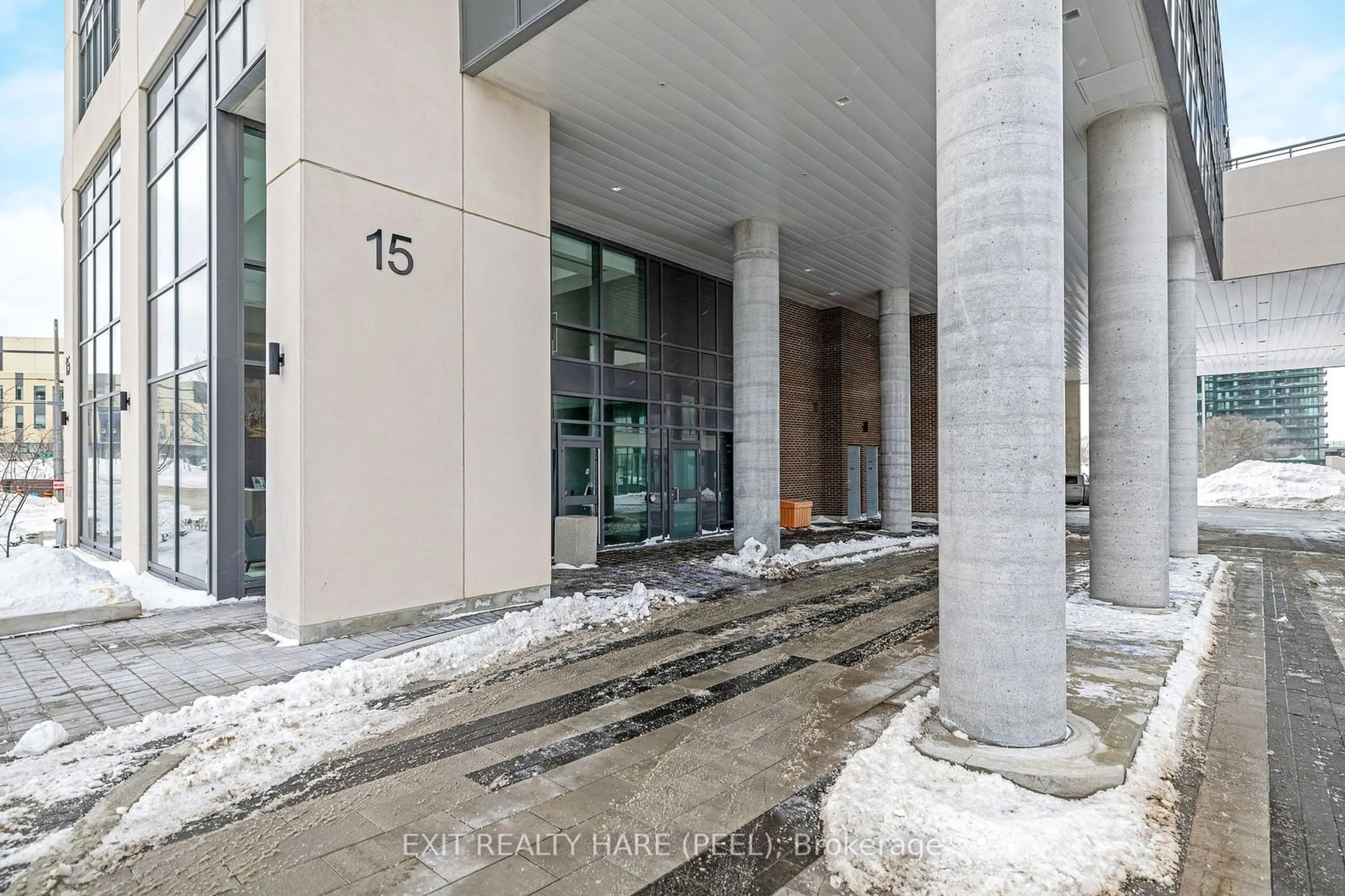 Indoor foyer for 15 Lynch St #901, Brampton Ontario L6W 0C7