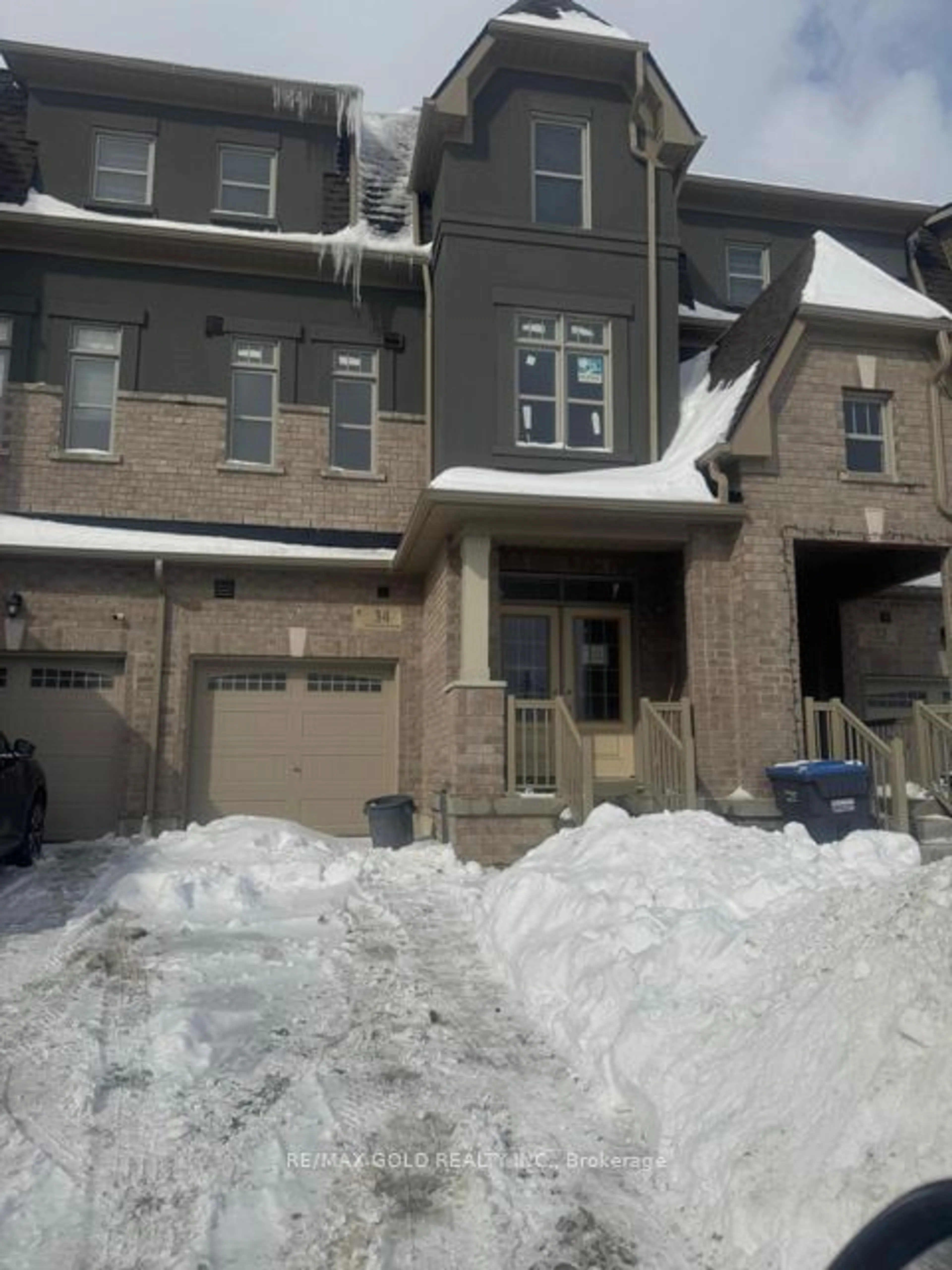 Home with brick exterior material, street for 34 FOXSPARROW Rd, Brampton Ontario L6R 4E1