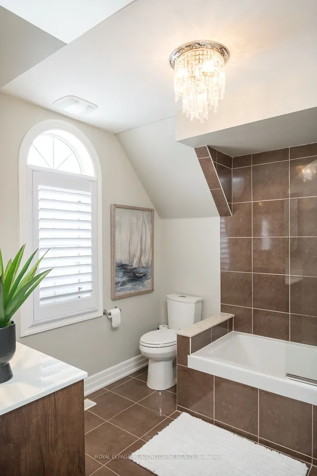 Additional property image - 200 Holloway Terr
