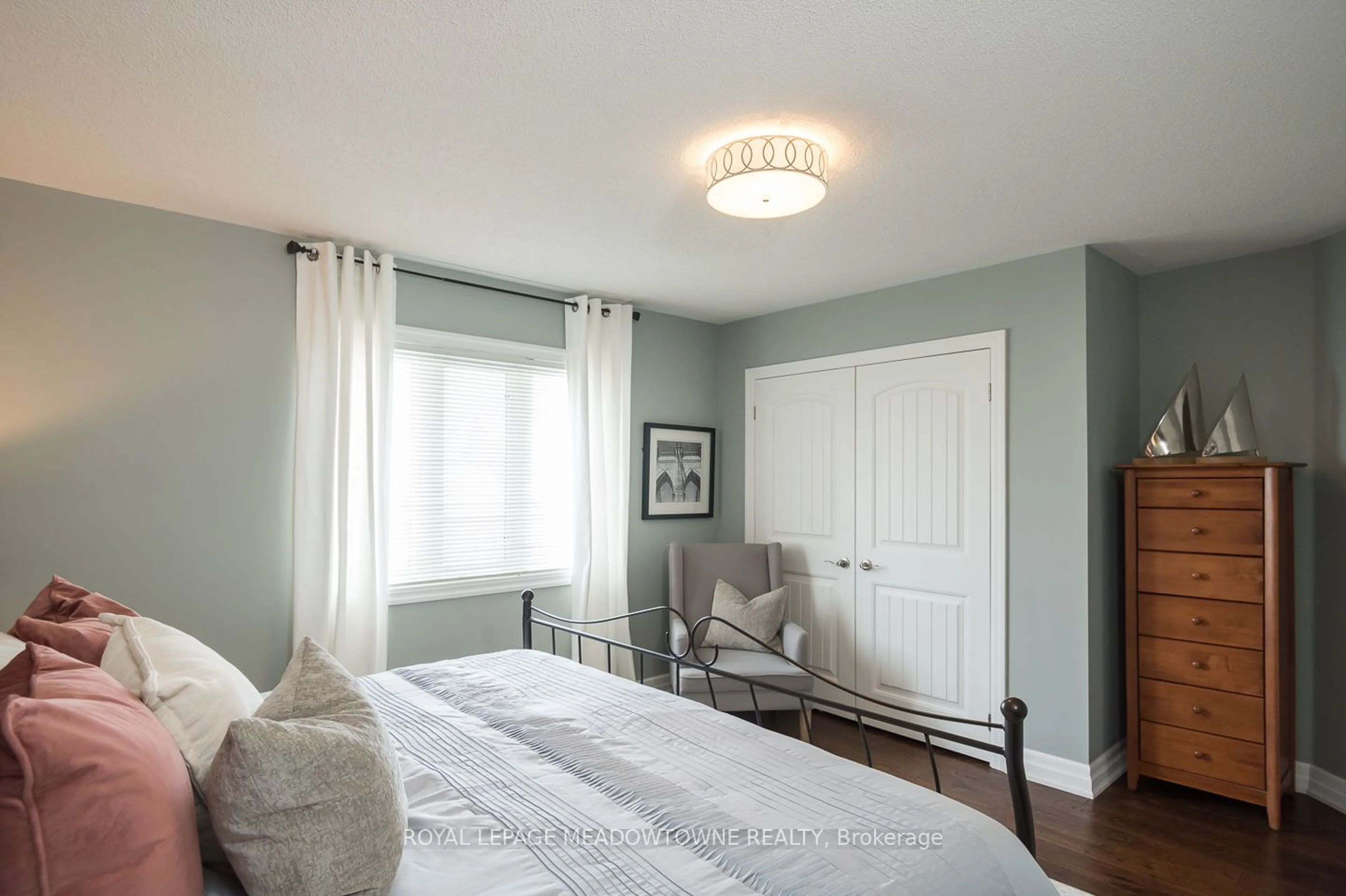 Bedroom with bed, unknown for 200 Holloway Terr, Milton Ontario L9T 0R8