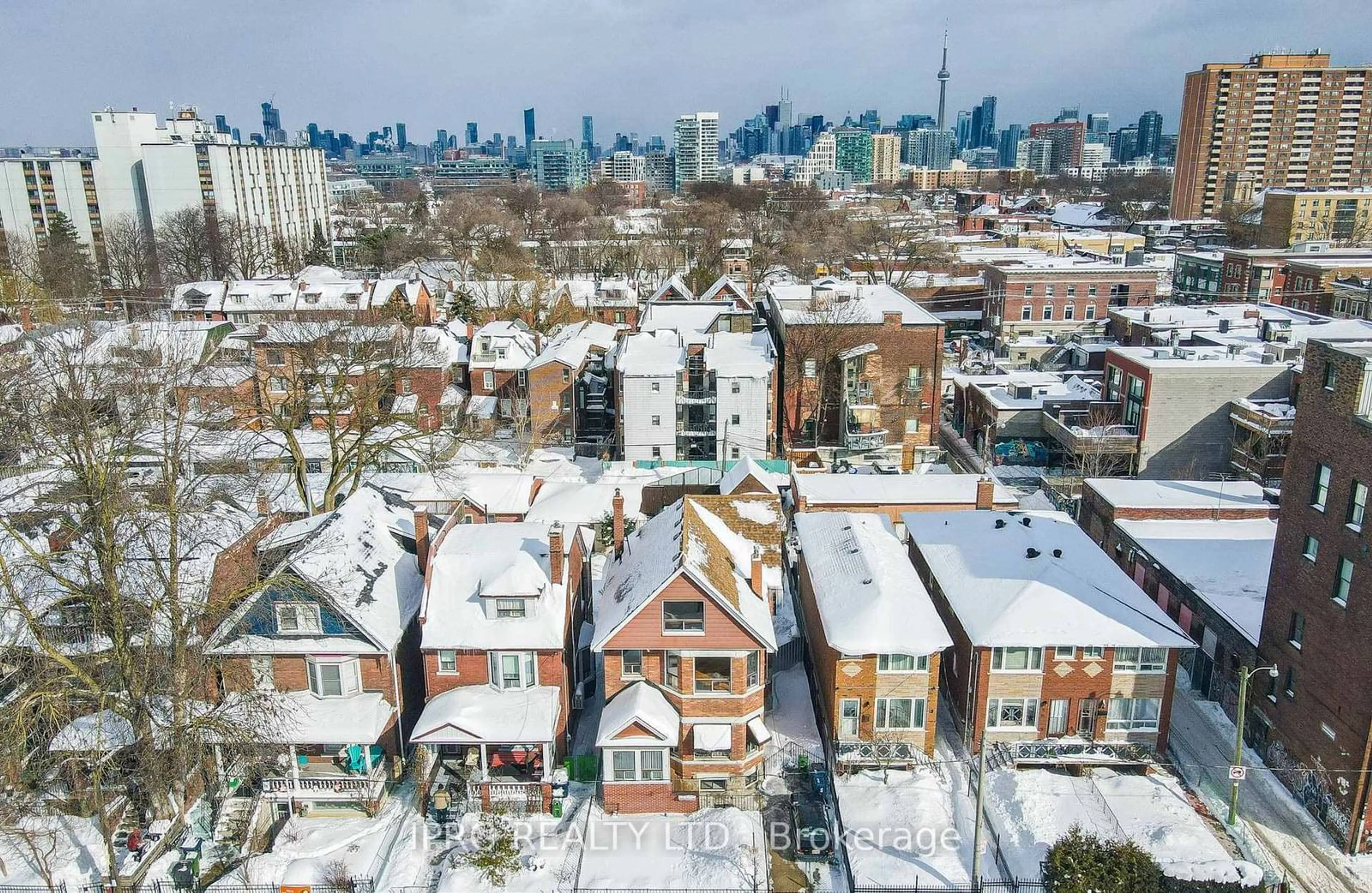 A pic from outside/outdoor area/front of a property/back of a property/a pic from drone, city buildings view from balcony for 15 Macdonell Ave, Toronto Ontario M6R 2A3