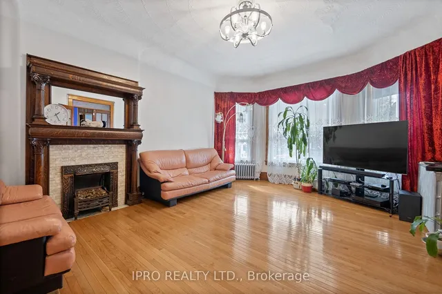 Additional property image - 15 Macdonell Ave