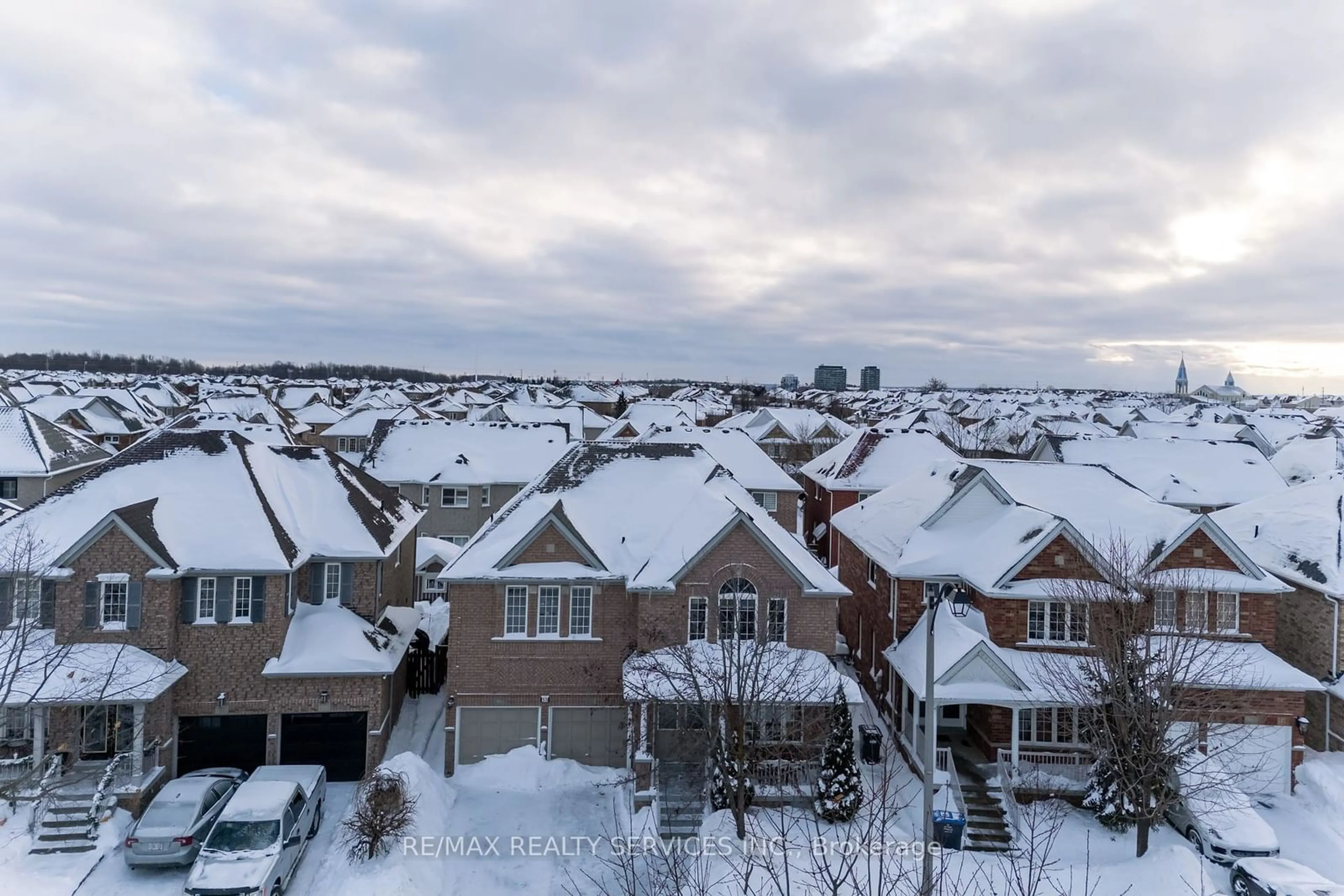 A pic from outside/outdoor area/front of a property/back of a property/a pic from drone, city buildings view from balcony for 55 Hiberton Cres, Brampton Ontario L7A 3C9