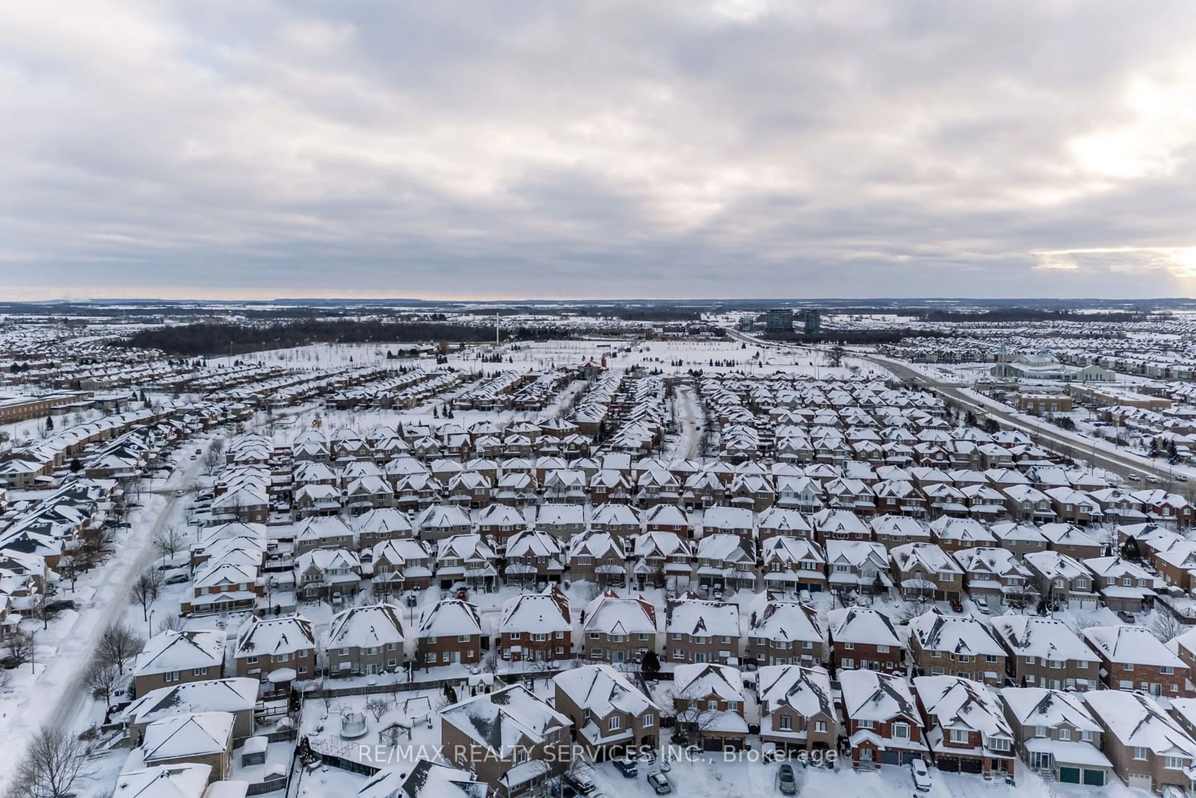 A pic from outside/outdoor area/front of a property/back of a property/a pic from drone, forest/trees view for 55 Hiberton Cres, Brampton Ontario L7A 3C9