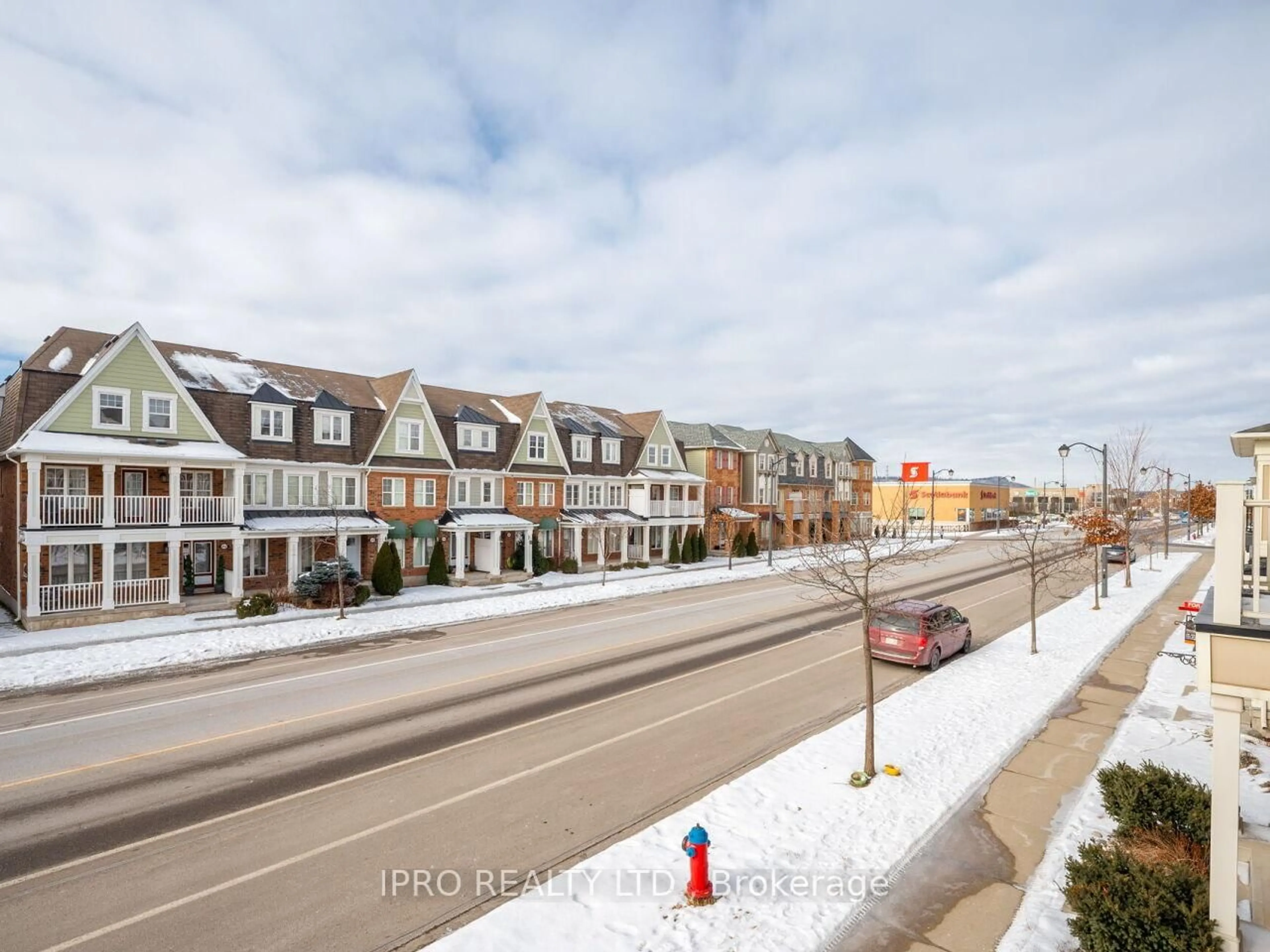 A pic from outside/outdoor area/front of a property/back of a property/a pic from drone, street for 657 Scott Blvd, Milton Ontario L9T 0P3