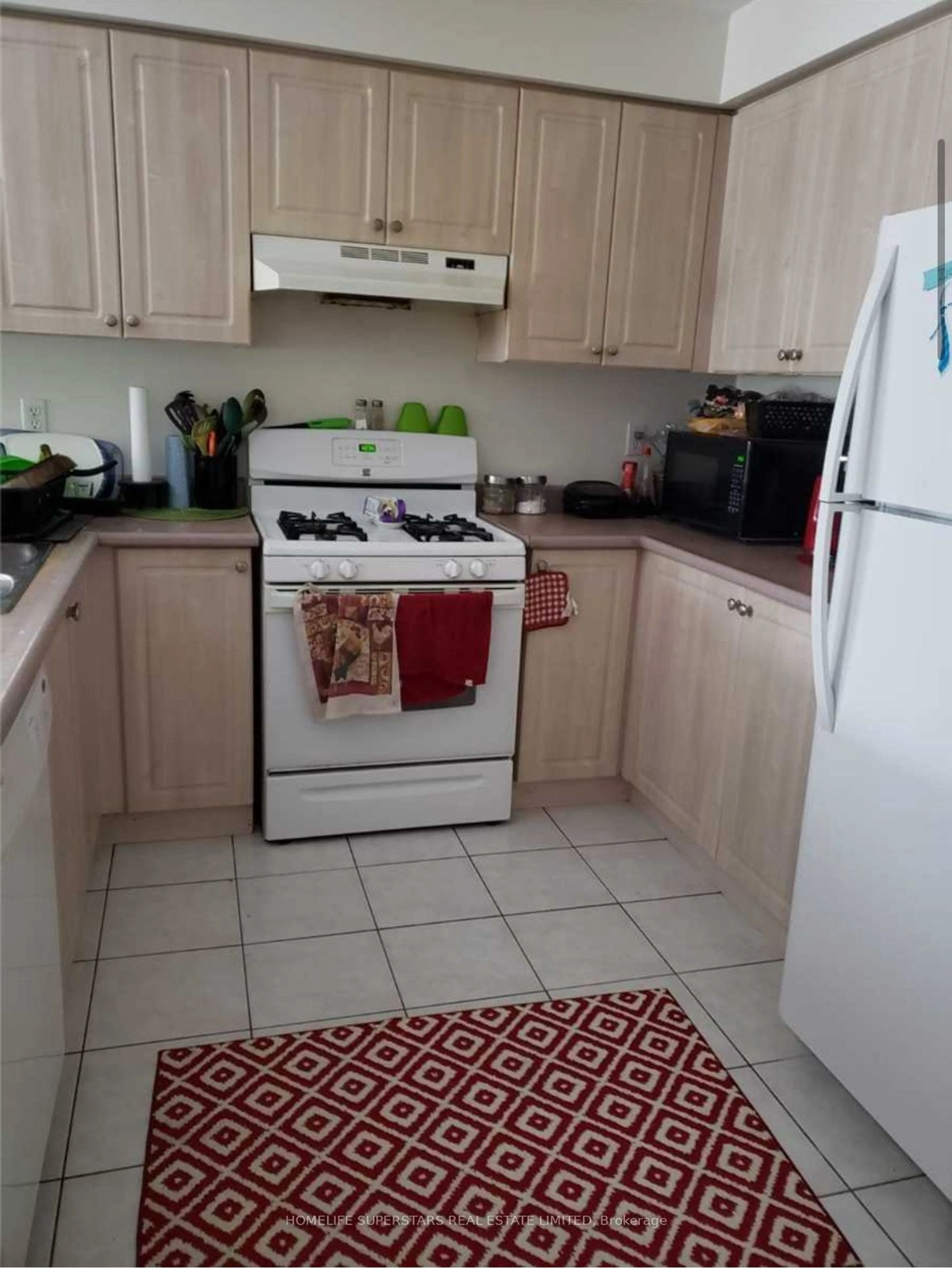 Standard kitchen, unknown for 3079 Turbine Cres, Mississauga Ontario L5M 6X1