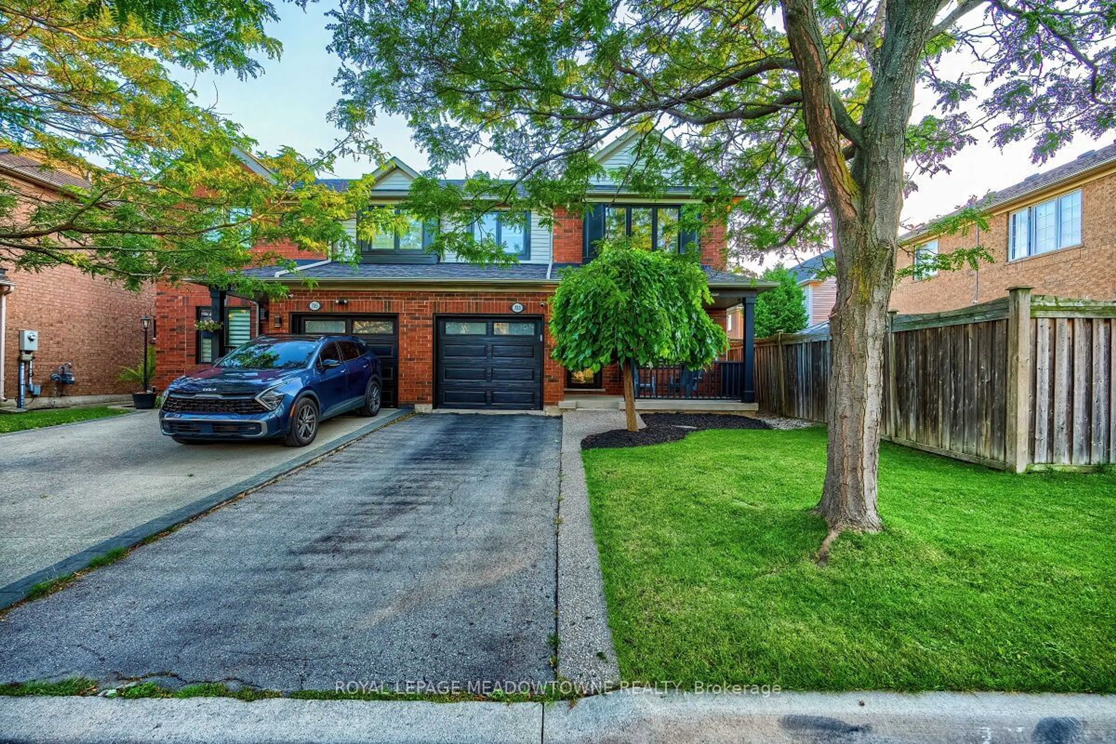 Home with brick exterior material, street for 733 Edwards Ave, Milton Ontario L9T 6B4