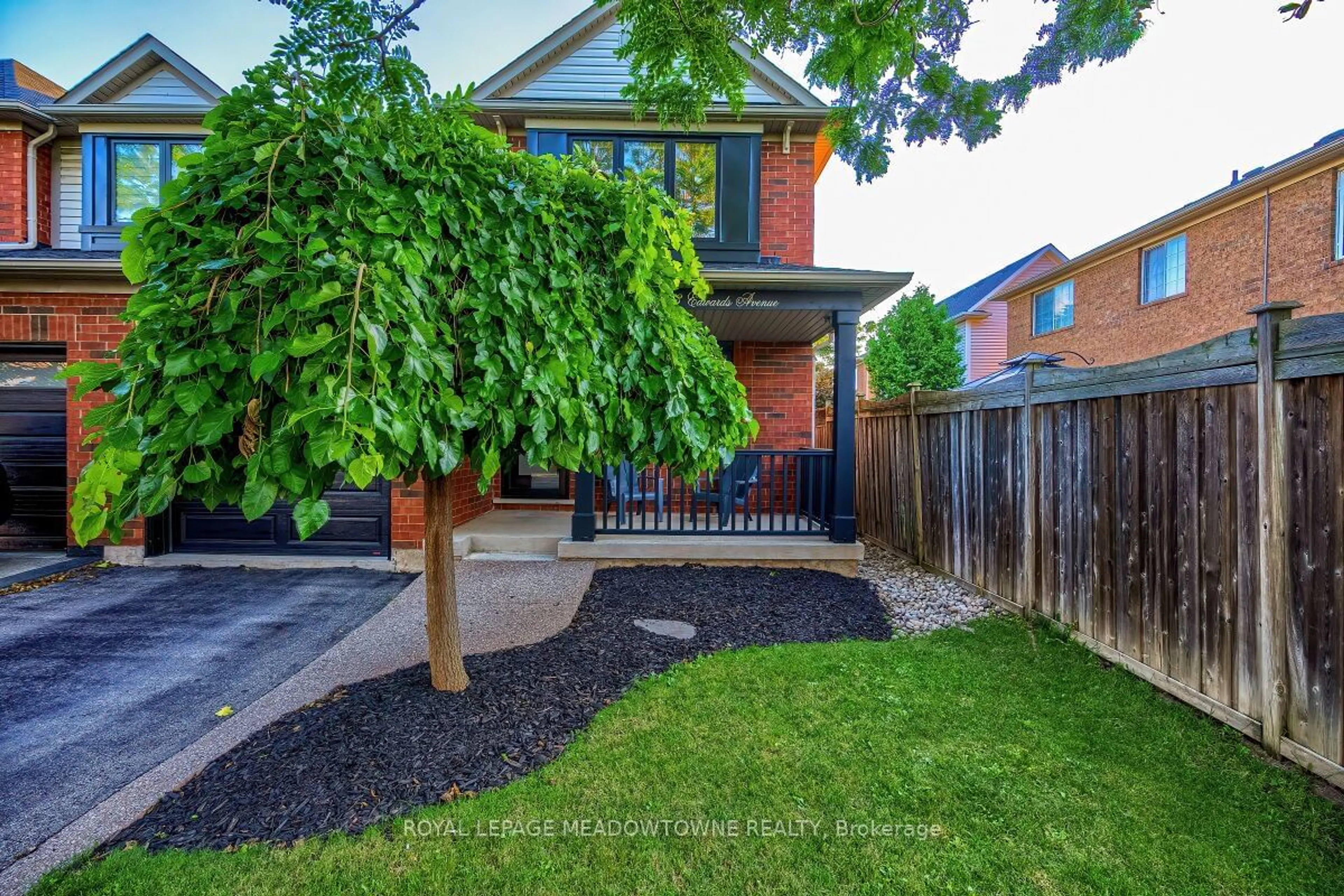 Home with brick exterior material, street for 733 Edwards Ave, Milton Ontario L9T 6B4