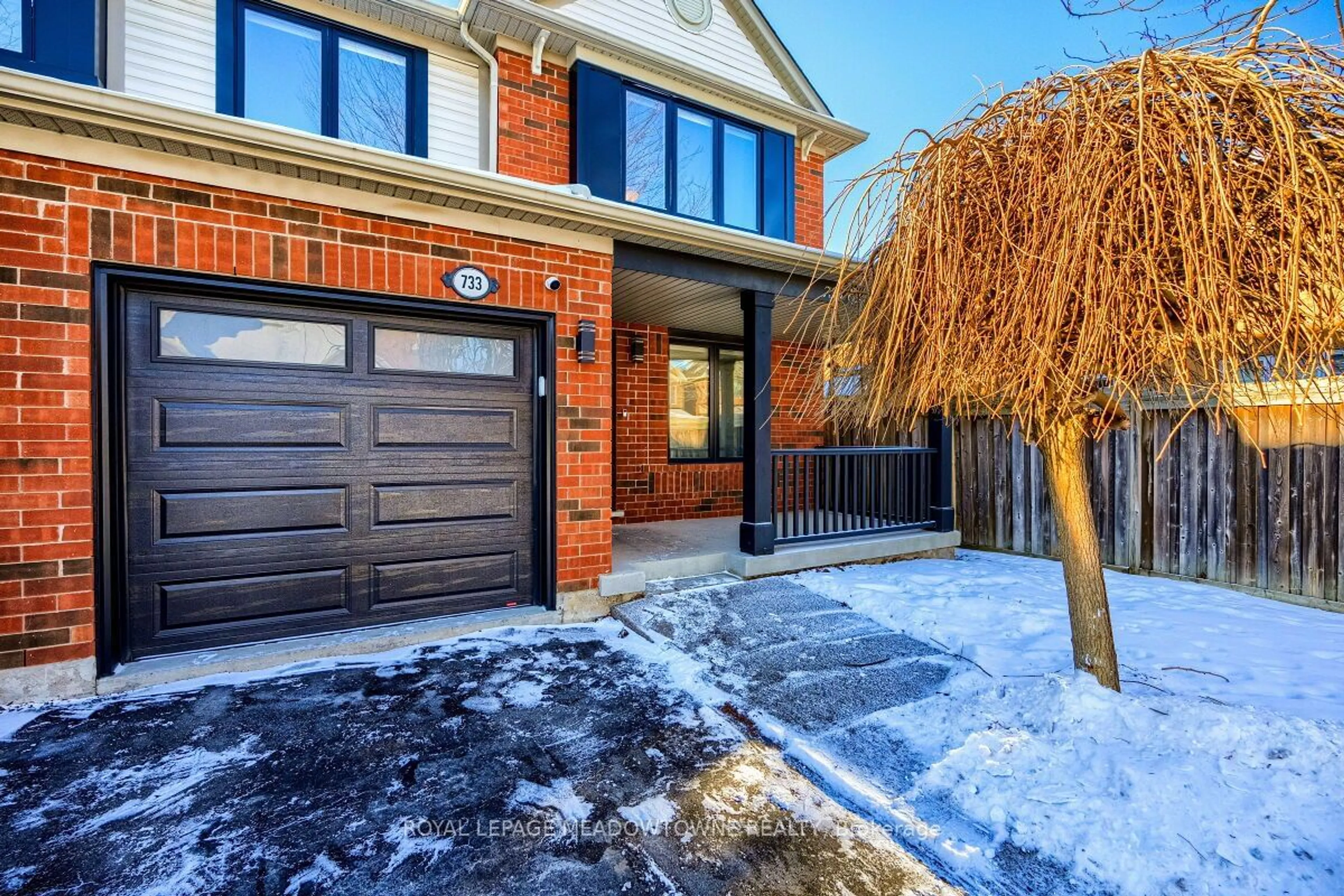 Home with brick exterior material, street for 733 Edwards Ave, Milton Ontario L9T 6B4