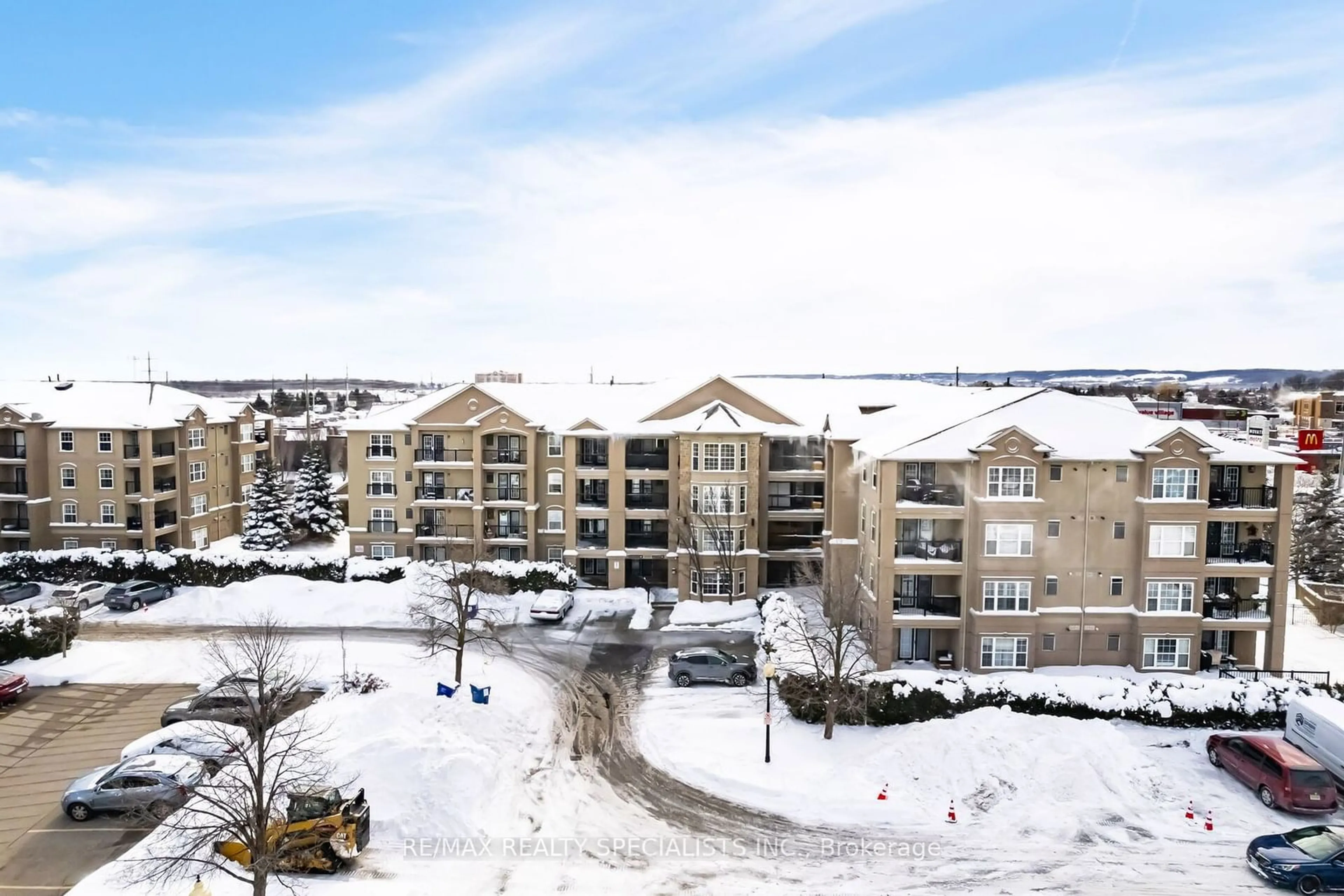 A pic from outside/outdoor area/front of a property/back of a property/a pic from drone, mountain view for 2035 Appleby Line #303, Burlington Ontario L7L 7G8