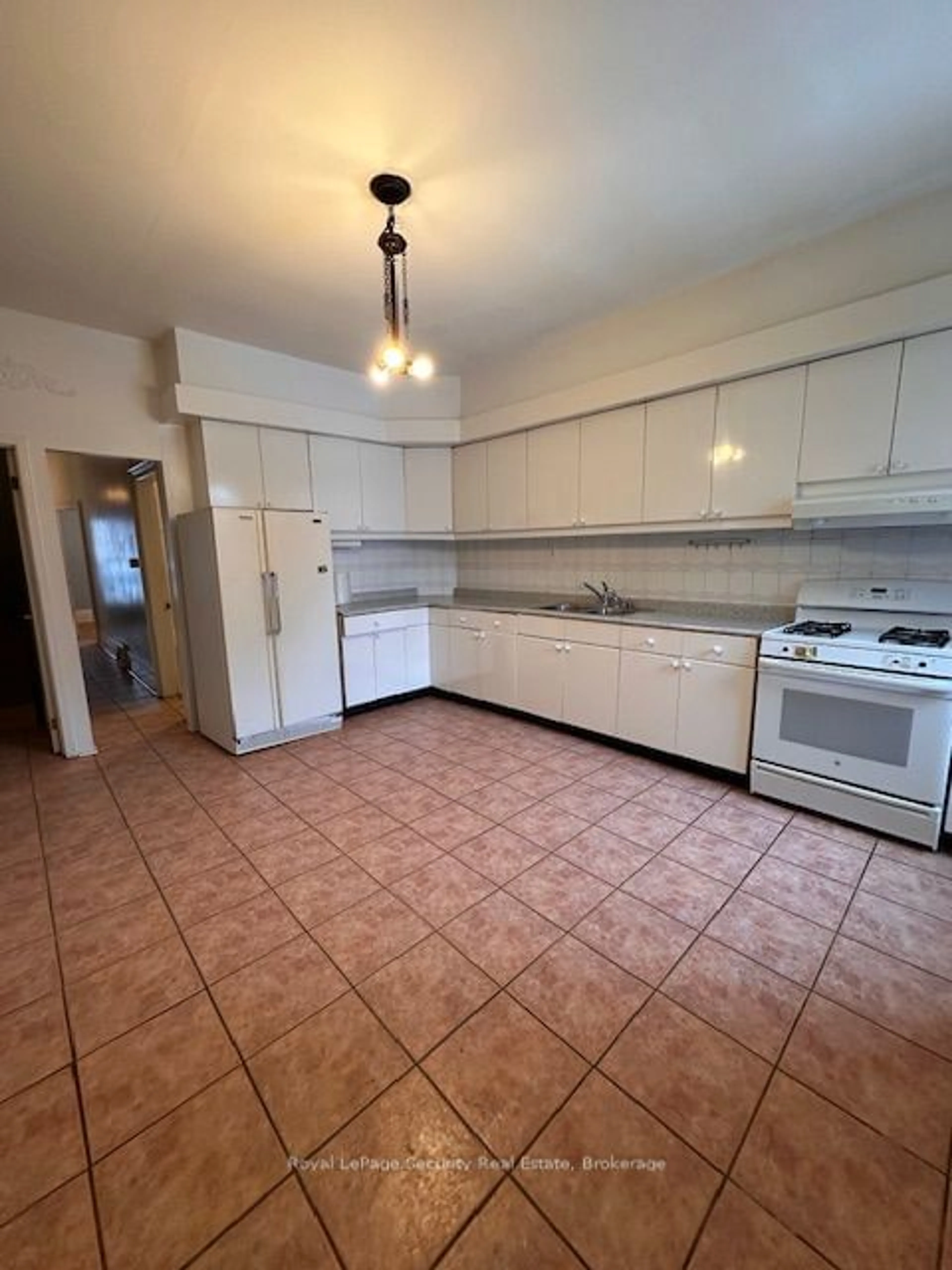 Standard kitchen, unknown for 143 Westmoreland Ave, Toronto Ontario M6H 3A1