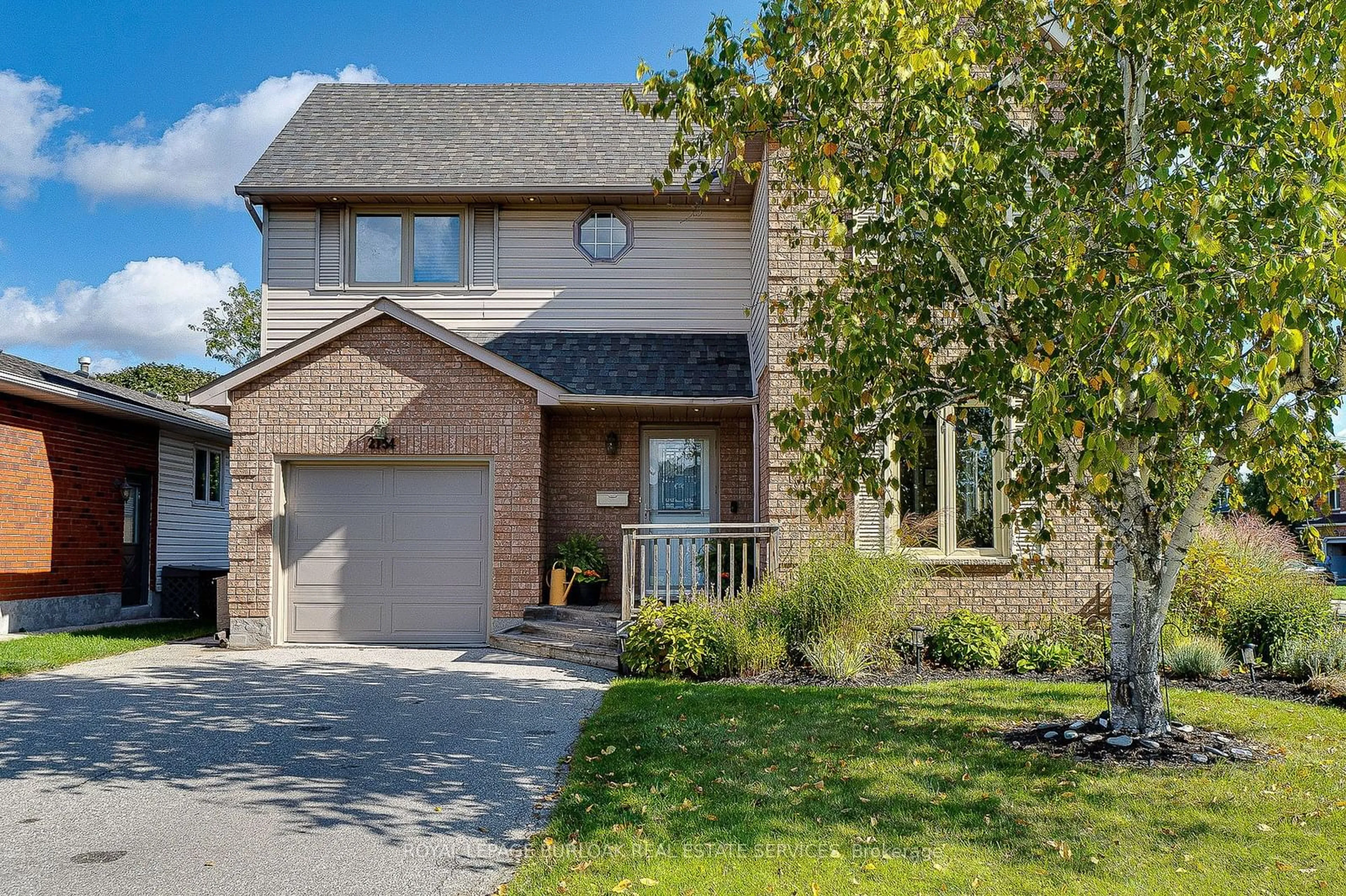 Home with brick exterior material, street for 2154 Salma Cres, Burlington Ontario L7M 3S7