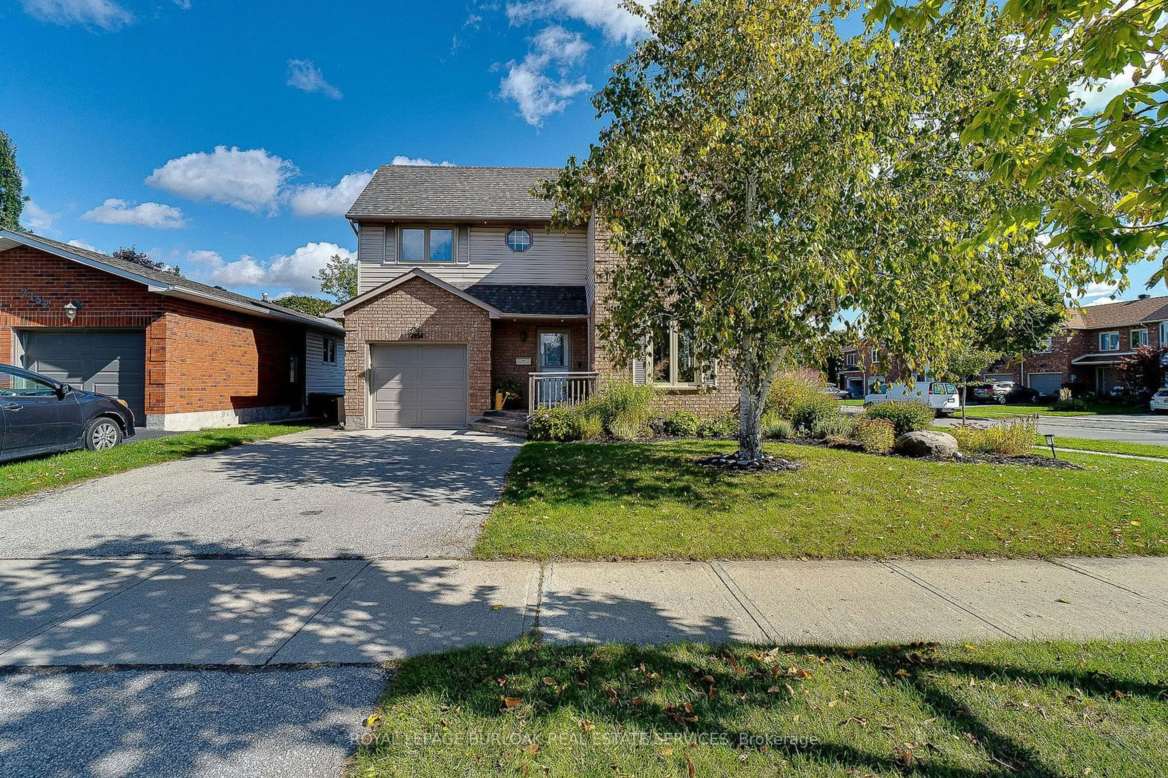 Home with brick exterior material, street for 2154 Salma Cres, Burlington Ontario L7M 3S7