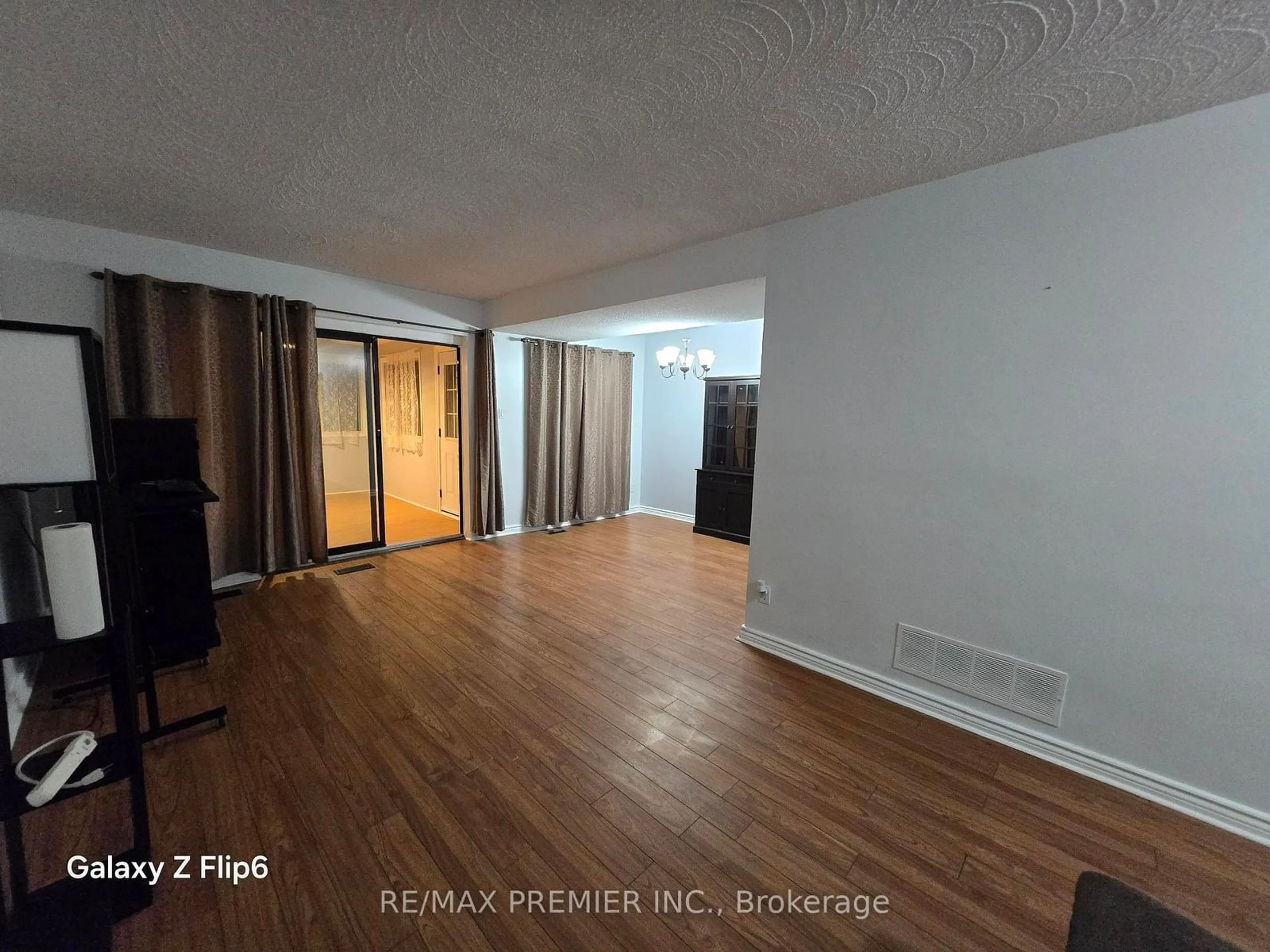 A pic of a room for 16 Tampa Terr, Toronto Ontario M9M 1T9