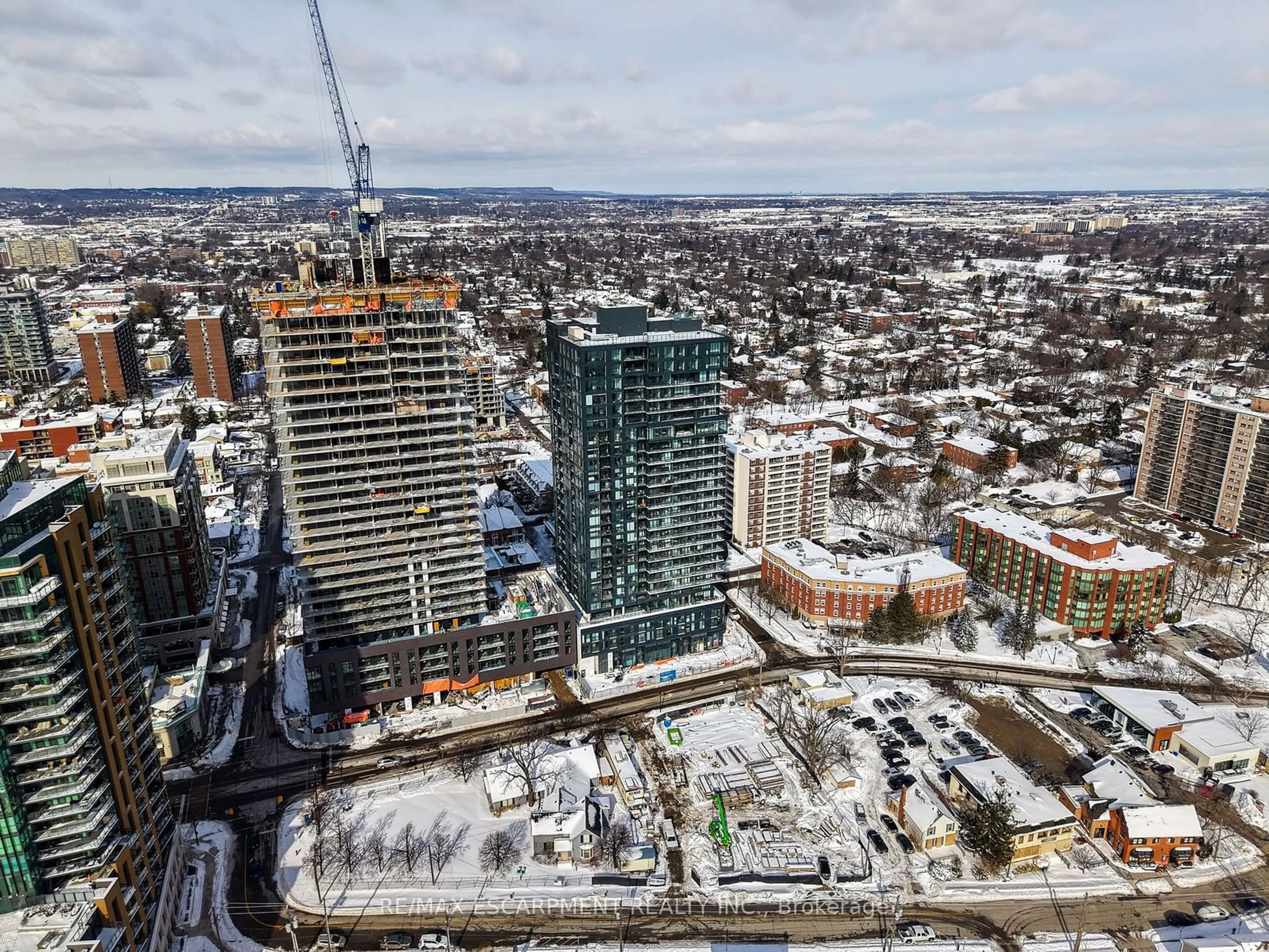 A pic from outside/outdoor area/front of a property/back of a property/a pic from drone, city buildings view from balcony for 370 Martha St #2106, Burlington Ontario L7R 0G9