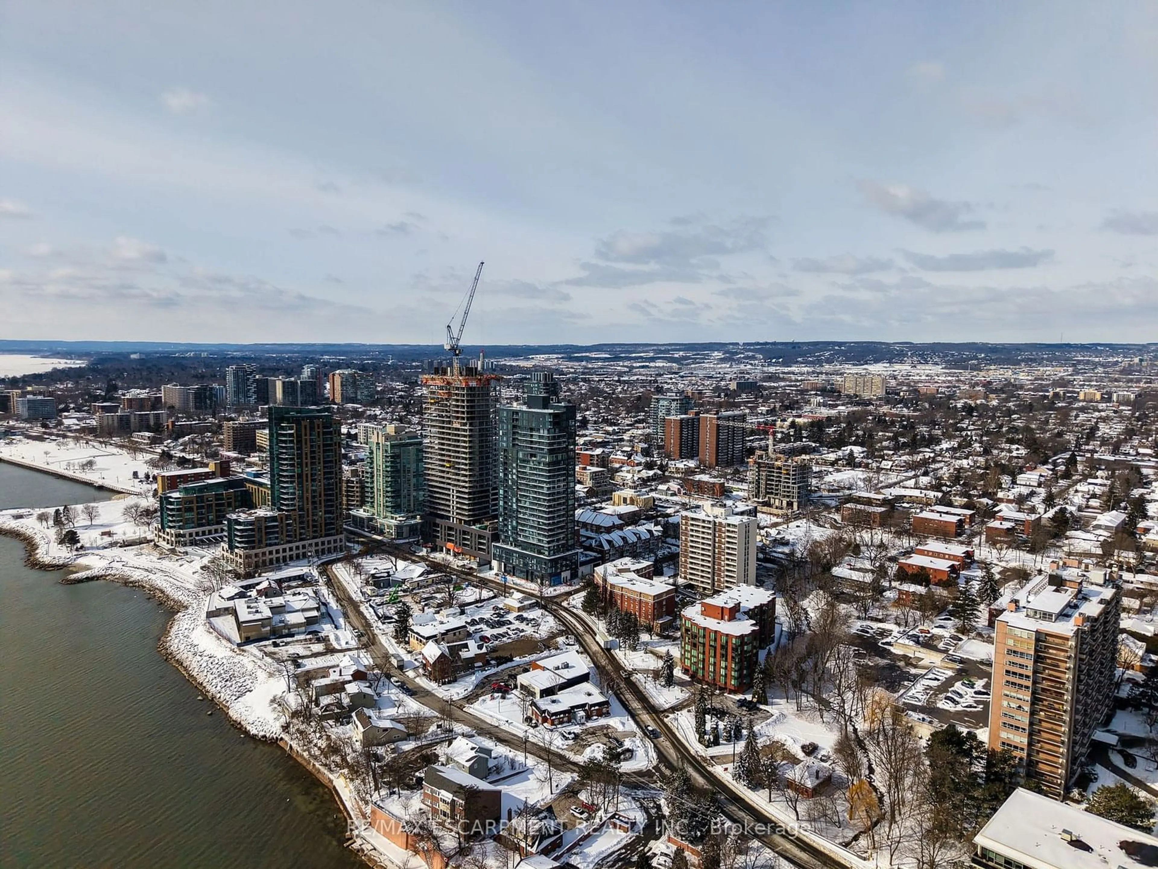 A pic from outside/outdoor area/front of a property/back of a property/a pic from drone, city buildings view from balcony for 370 Martha St #2106, Burlington Ontario L7R 0G9