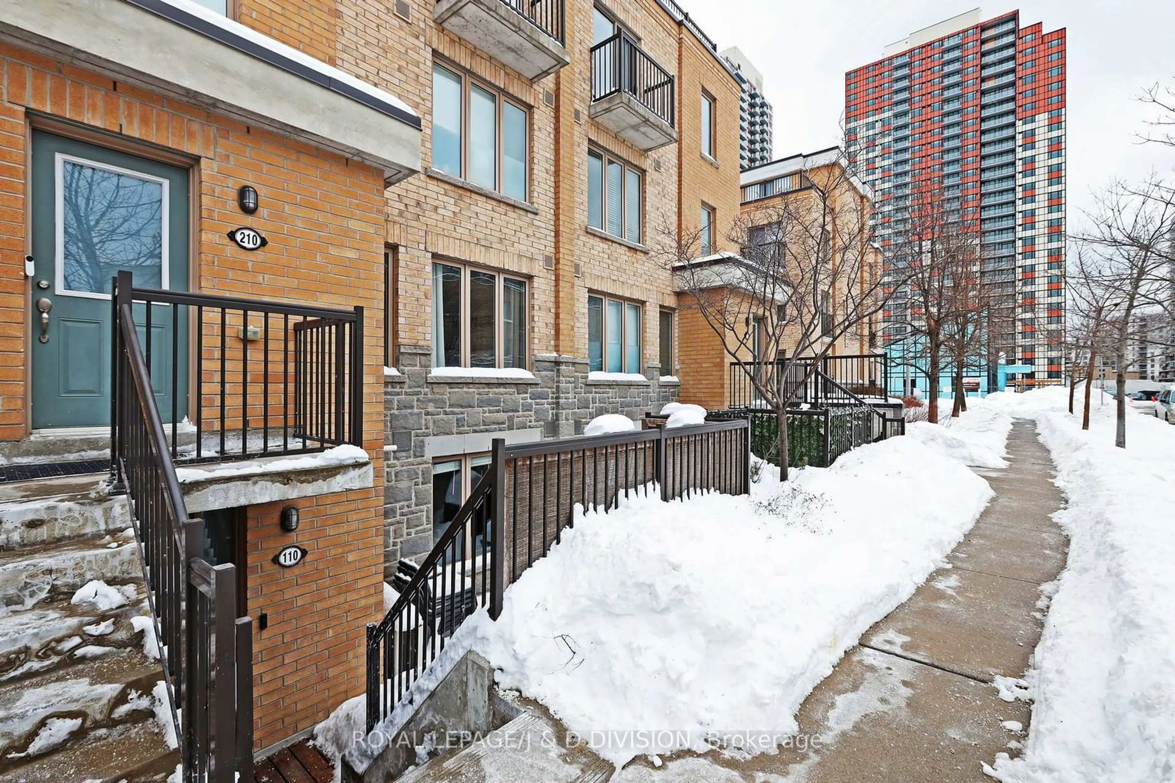 Patio, street for 9 Foundry Ave #110, Toronto Ontario M6H 0B7