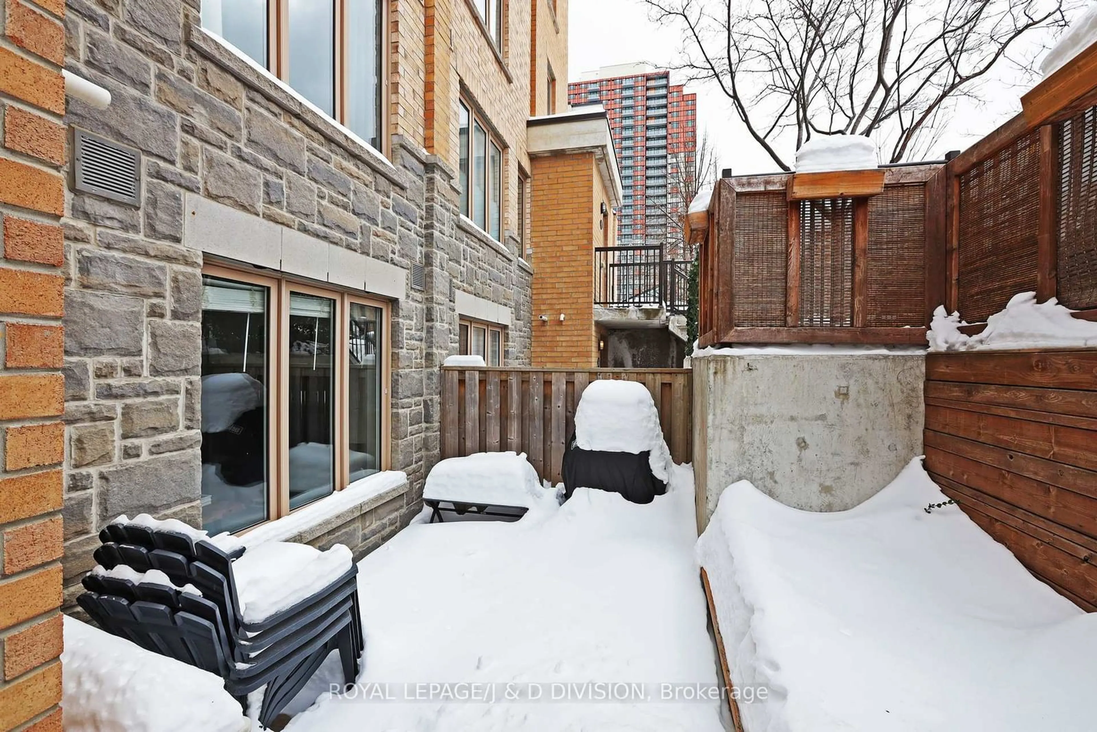 Patio, street for 9 Foundry Ave #110, Toronto Ontario M6H 0B7