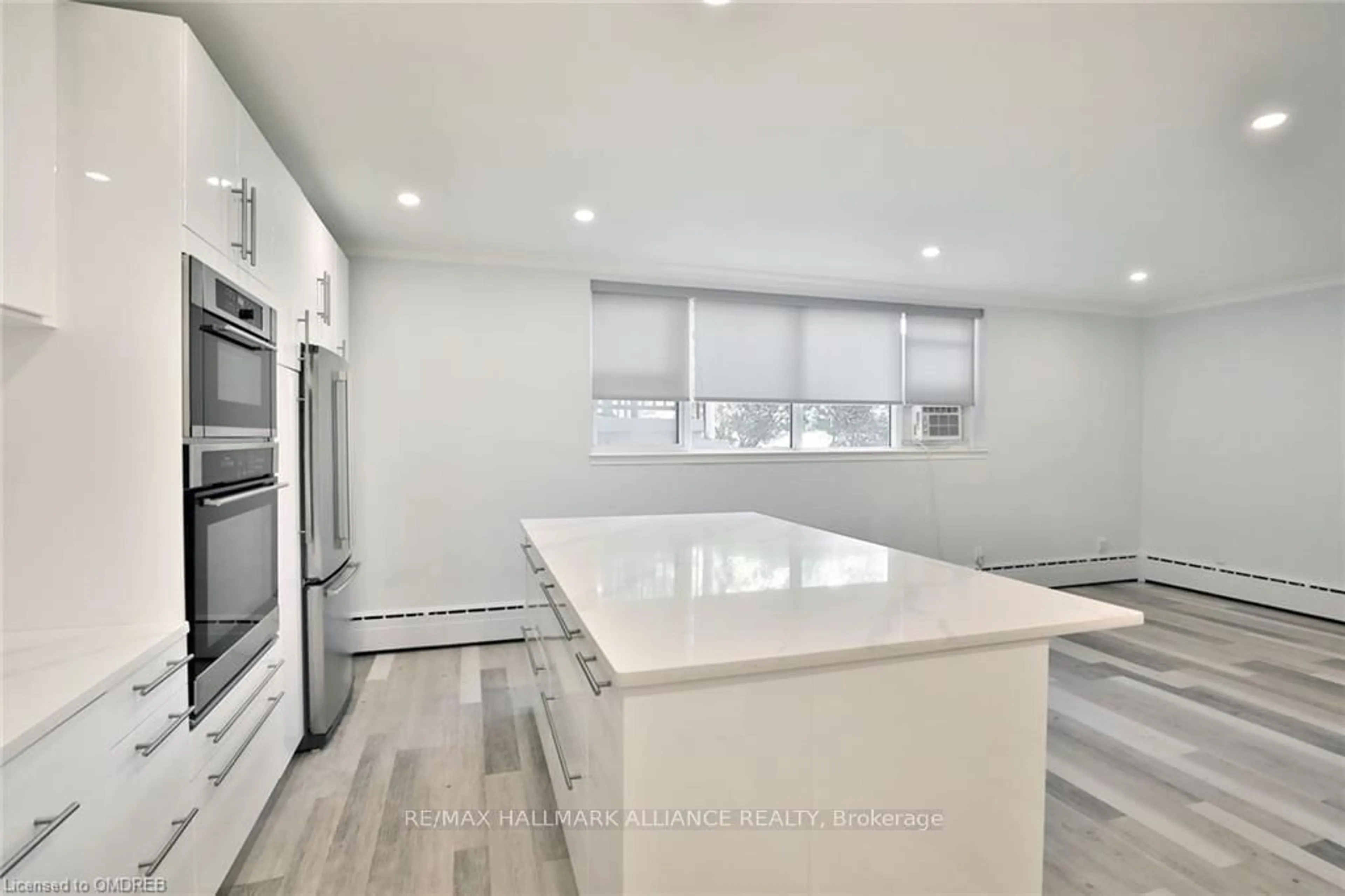 Open concept kitchen, unknown for 2054 Courtland Dr #102, Burlington Ontario L7R 1R8