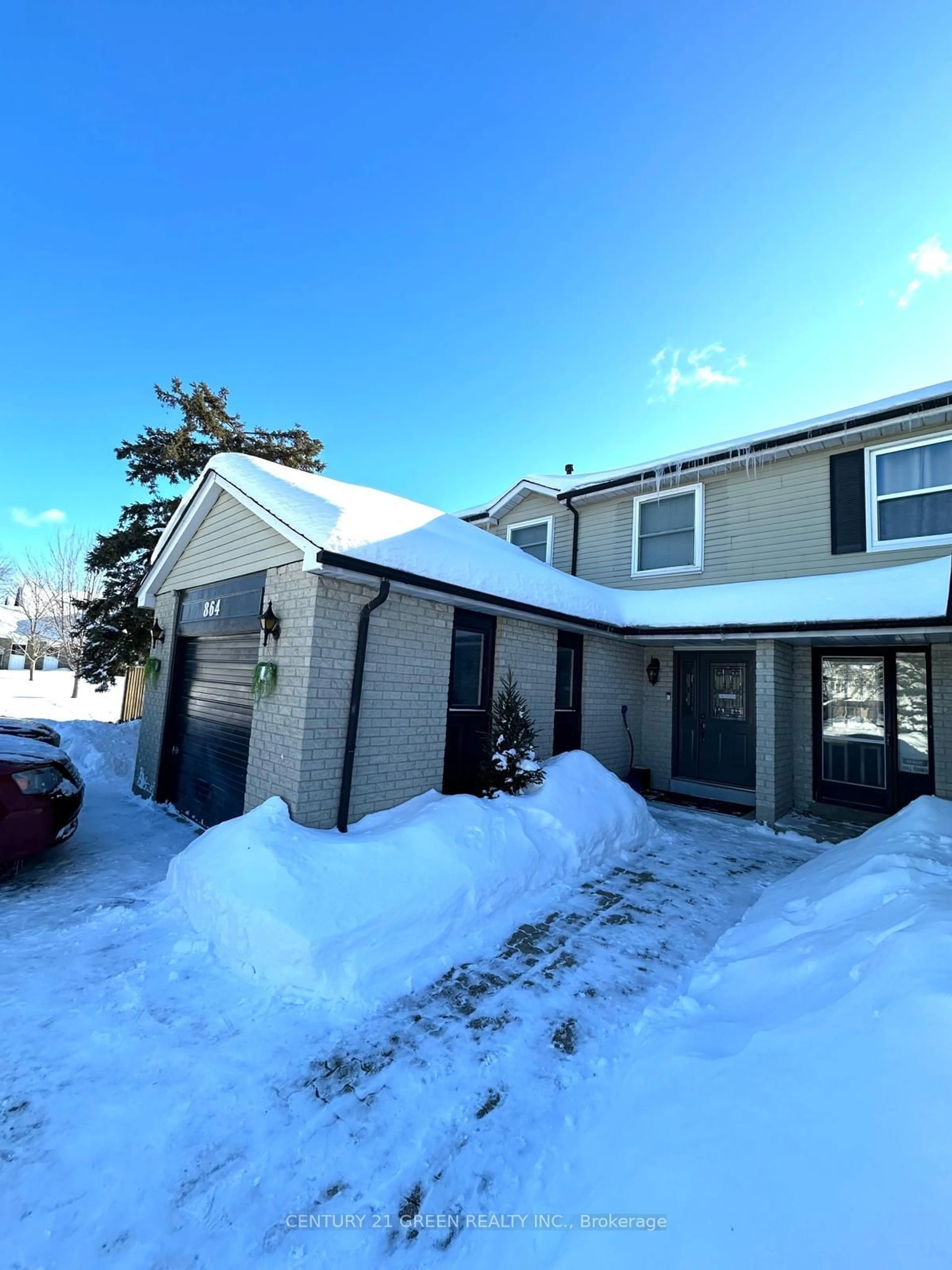 A pic from outside/outdoor area/front of a property/back of a property/a pic from drone, street for 864 Laurier Ave, Milton Ontario L9T 4H1