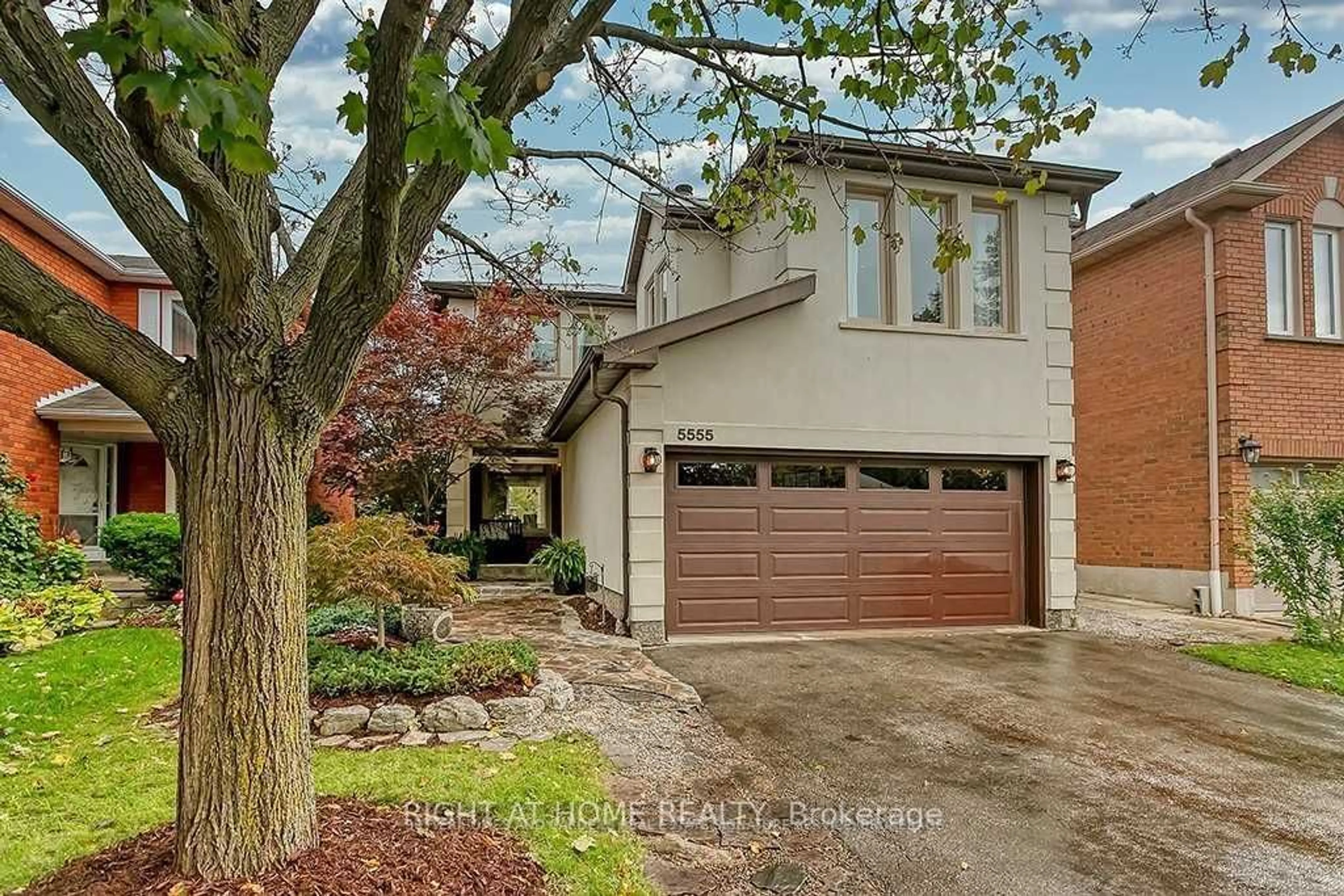 Home with brick exterior material, street for 5555 Lockengate Crt, Mississauga Ontario L5R 3M8