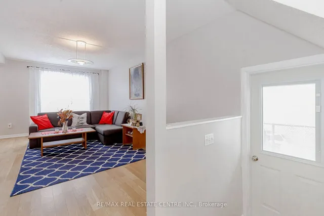 Additional property image - 4155 Dursley Cres