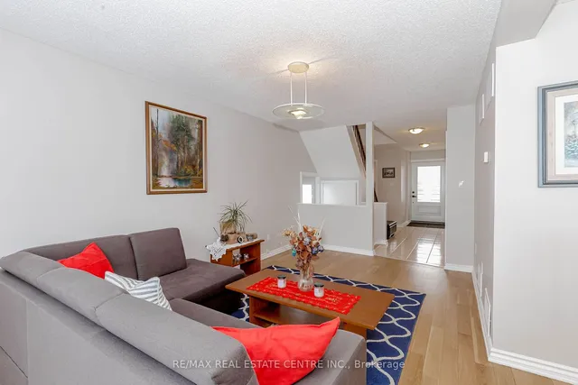 Additional property image - 4155 Dursley Cres