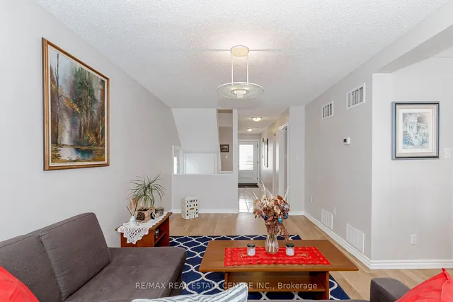 Additional property image - 4155 Dursley Cres