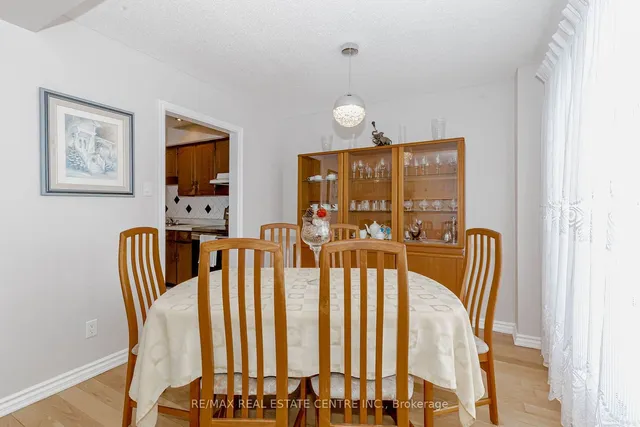 Additional property image - 4155 Dursley Cres
