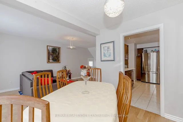 Additional property image - 4155 Dursley Cres