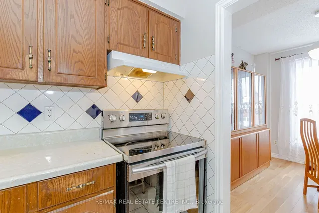 Additional property image - 4155 Dursley Cres