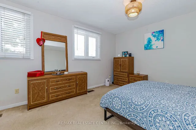 Additional property image - 4155 Dursley Cres