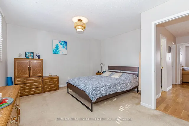Additional property image - 4155 Dursley Cres