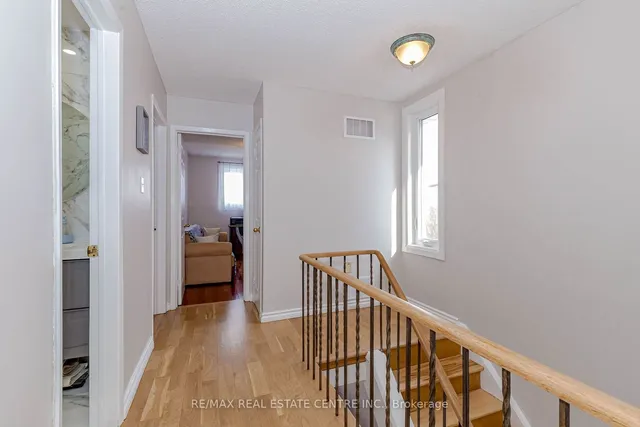 Additional property image - 4155 Dursley Cres