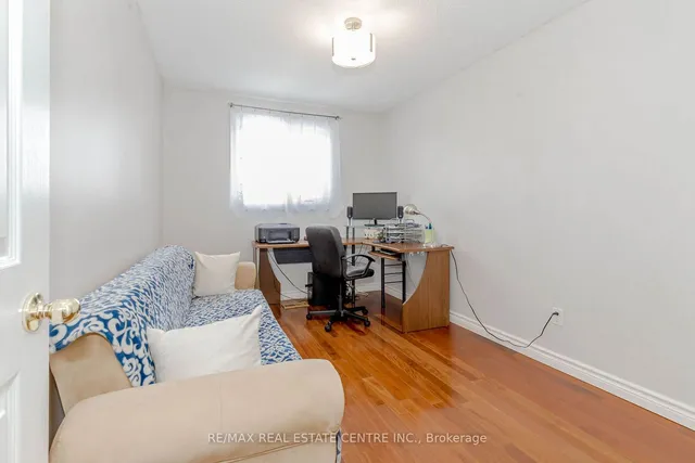 Additional property image - 4155 Dursley Cres