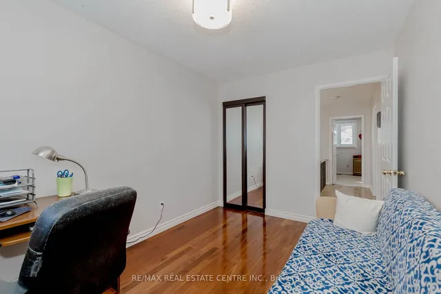 Additional property image - 4155 Dursley Cres